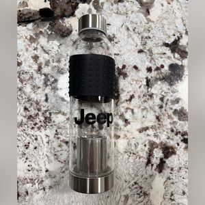 JEEP Glass Waterbottle. with Infusion Bottom. NWOT